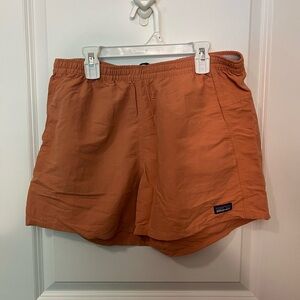 Patagonia Women's baggies - peach